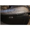 Image 3 : Leather like electric recliner