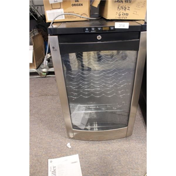 Electric wine chiller looks like new