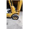 Image 10 : Toyota 3500lb Two Stage Fork Lift On Propane