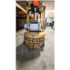 Image 2 : Toyota 3500lb Two Stage Fork Lift On Propane