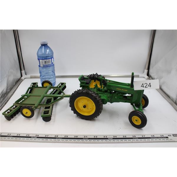John Deere Model G Tractor and Model Disc