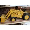 Image 5 : Ford Giant Tractor Loader Backhoe Model