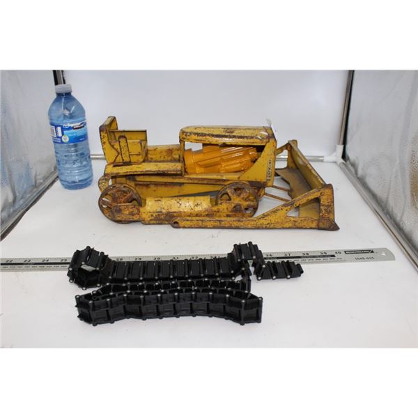 Antique Caterpillar D6 Model Toy