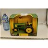 Image 1 : John Deere Model 520 Tractor Model