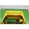 Image 4 : John Deere Model 520 Tractor Model