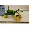 Image 1 : John Deere Wide Thread Tractor Model