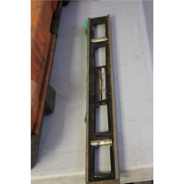 Heavy Duty Stanley Level 18"