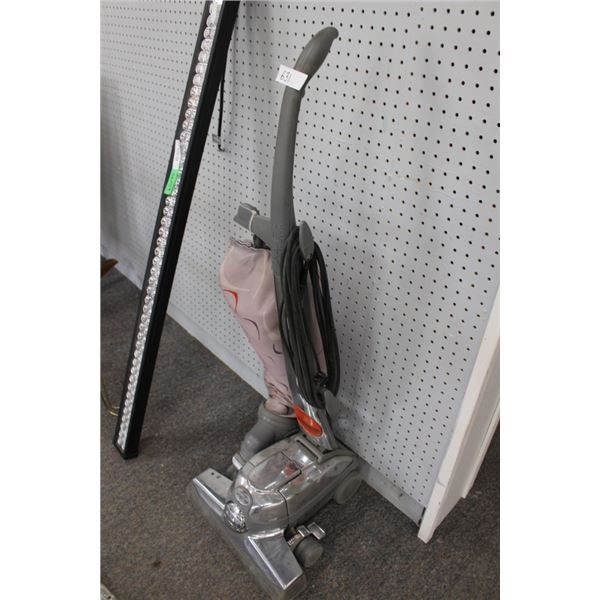 Hoover Stand Up Vacuum Cleaner With Exta Belts