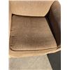 Image 3 : ARMCHAIR AND OTTOMAN; MATCHES LOVESEAT/PULL-OUT BED IN LOT #1