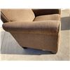 Image 9 : ARMCHAIR AND OTTOMAN; MATCHES LOVESEAT/PULL-OUT BED IN LOT #1