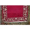 Image 2 : 100% hand made Iranian wool carpet "Tabriz" with fuscia pink background and cream and black scrolled