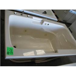 5' LUCITE ELEGANT SPA TUB W/ JETS
