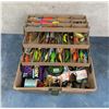 Image 1 : Vintage Tackle Box Full of Fishing Lures