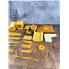 Image 4 : 1697 Grams of Raw Yellow Swirl Bakelite Catalin