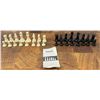 Image 1 : Gallant Knight Chess Set