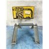 Image 1 : Minitoys Foot Bridge for Lionel Train Set