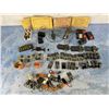 Image 3 : Collection of Lionel Train Accessories