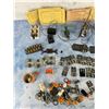 Image 4 : Collection of Lionel Train Accessories