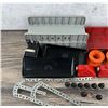 Image 2 : Collection of Lionel Train Accessories