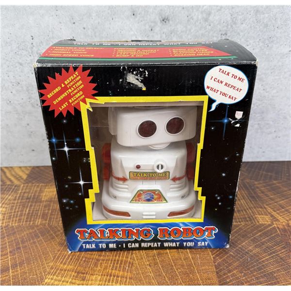 Chain Fong Battery Operated Talking Robot Toy