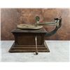 Image 2 : Victor Model III Talking Machine Phonograph