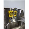 Image 5 : Crown Verity CVPHS-4 Space Saver Portable Hand Sink Station |1807