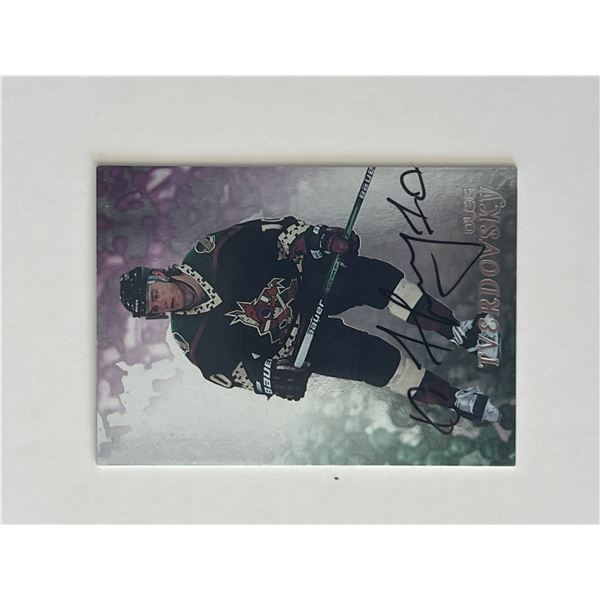 Phoenix Coyotes Oleg Tverdovsky 1998 In The Game #258 signed trading card