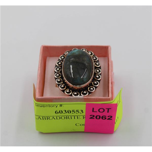 OVAL LABRADORITE RING