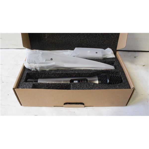 NEW 2PK WIRELESS MICOPHONES W/RECHARGABLE