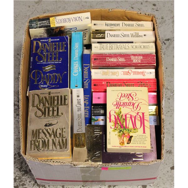 BOX DANIELLE STEELE, NORA ROBERTS PAPERBACKS &