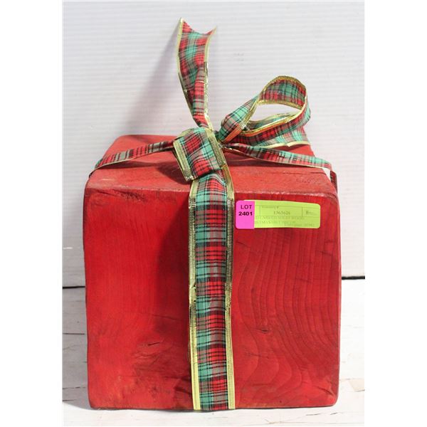 HAND CARVED SOLID WOOD CHRISTMAS GIFT DECOR.