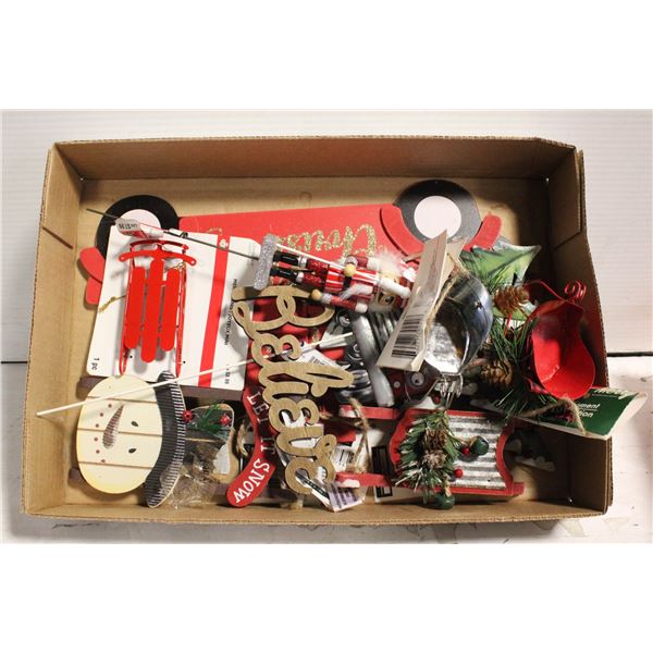 10 PCS METAL & WOOD NEW DECORATIONS