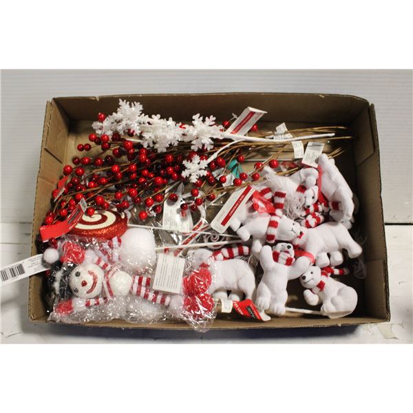 18 PCS NEW RED/WHIT DECORATIONS