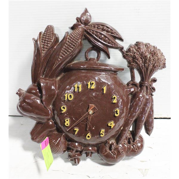 VINTAGE HARVEST CLOCK WITH NEW BATTERY