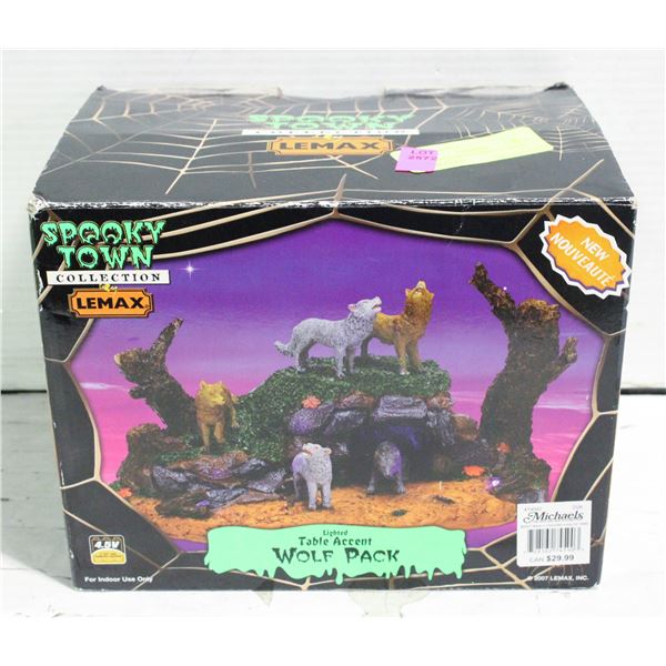 SPOOKY TOWN LIGHT UP WOLF DECORATION