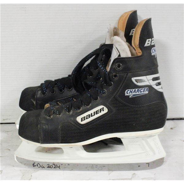 BAUER HOCKEY ICE SKATES SIZE 7-ESTATE
