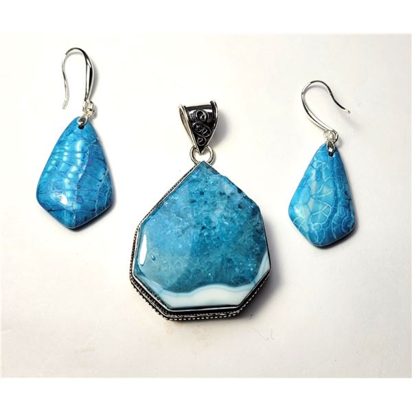 29) NATURAL BLUE  SOLAR AGATE PENDANT WITH HEAVILY
