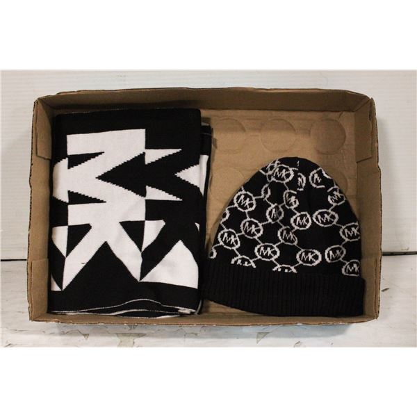 MICHAEL KORS SCARF AND TOUQUE SET