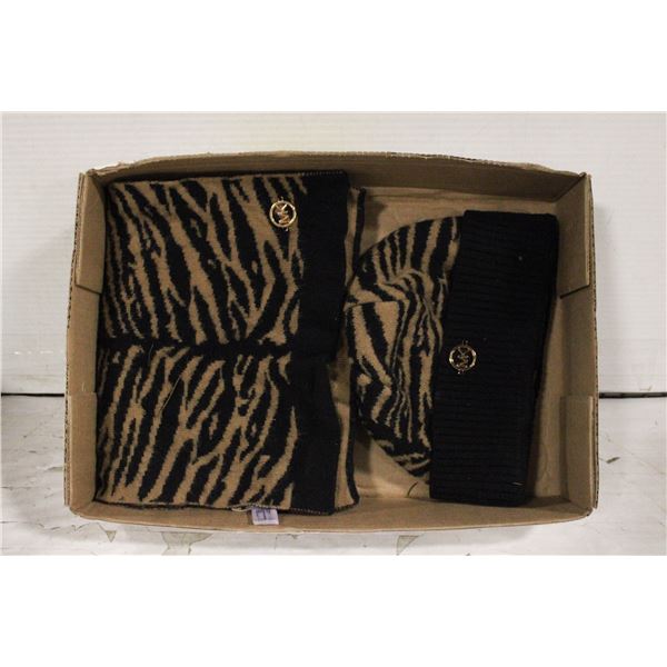 MICHAEL KORS SCARF AND TOUQUE SET