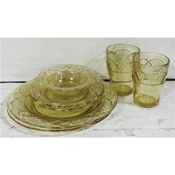 8 PIECE SET ROSEMARY DEPRESSION GLASSWARE
