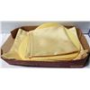 Image 1 : 24 PCS YELLOW PLACEMATS & NAPKINS