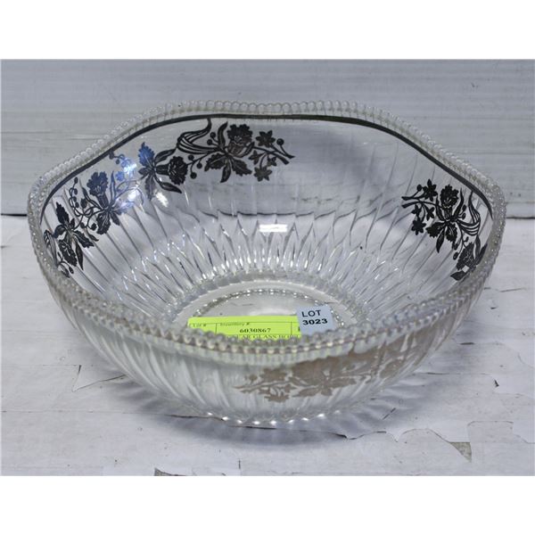 VINTAGE CLEAR GLASS BOWL WITH SILVER OVERLAY