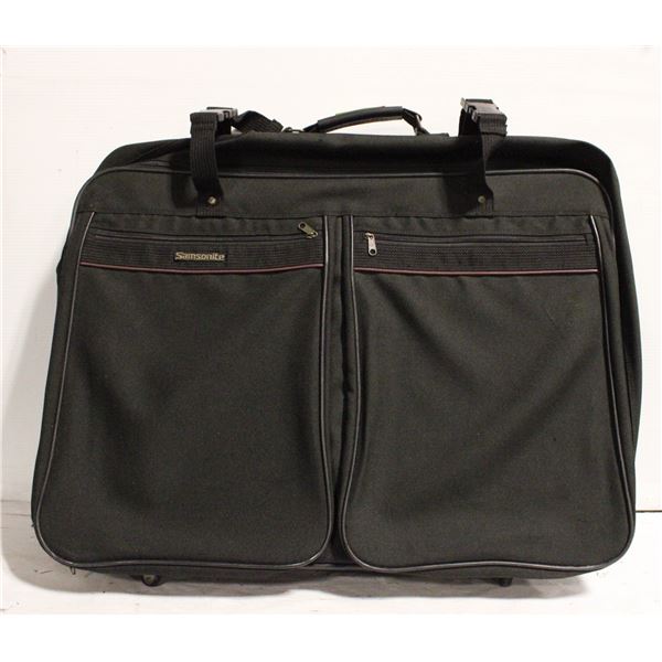 LARGE SAMSONITE SUITCASE