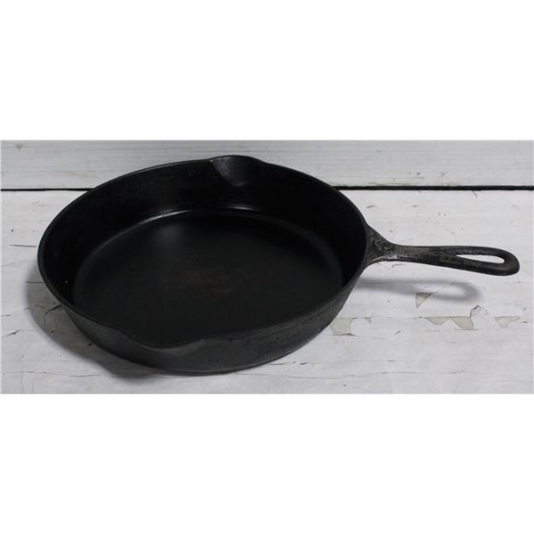 10" CAST IRON FRYING PAN
