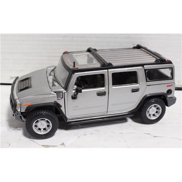MAISTO 1:27 SCALE DIECAST HUMMER H2