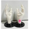 VINTAGE NOVELTY HANDS RING DISPLAY OR REMOTE