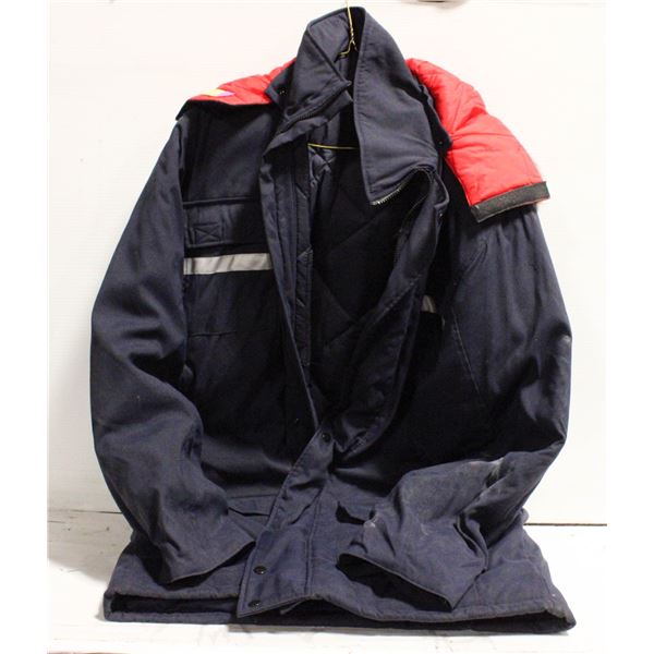 MEN'S LARGE WINTER COAT