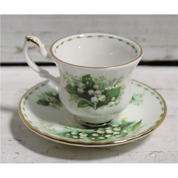 VINTAGE ROYAL ALBERT MINI CUP & SAUCER
