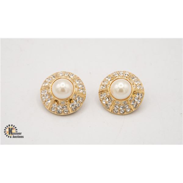 OSCAR DE LA RENTA CLIP ON EARRINGS