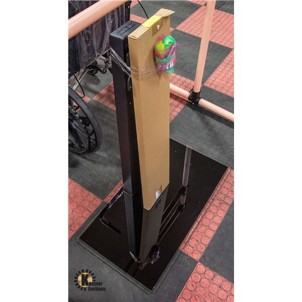 NEWLY ASSEMBLED FITUEYES UNIVERSAL TV STAND